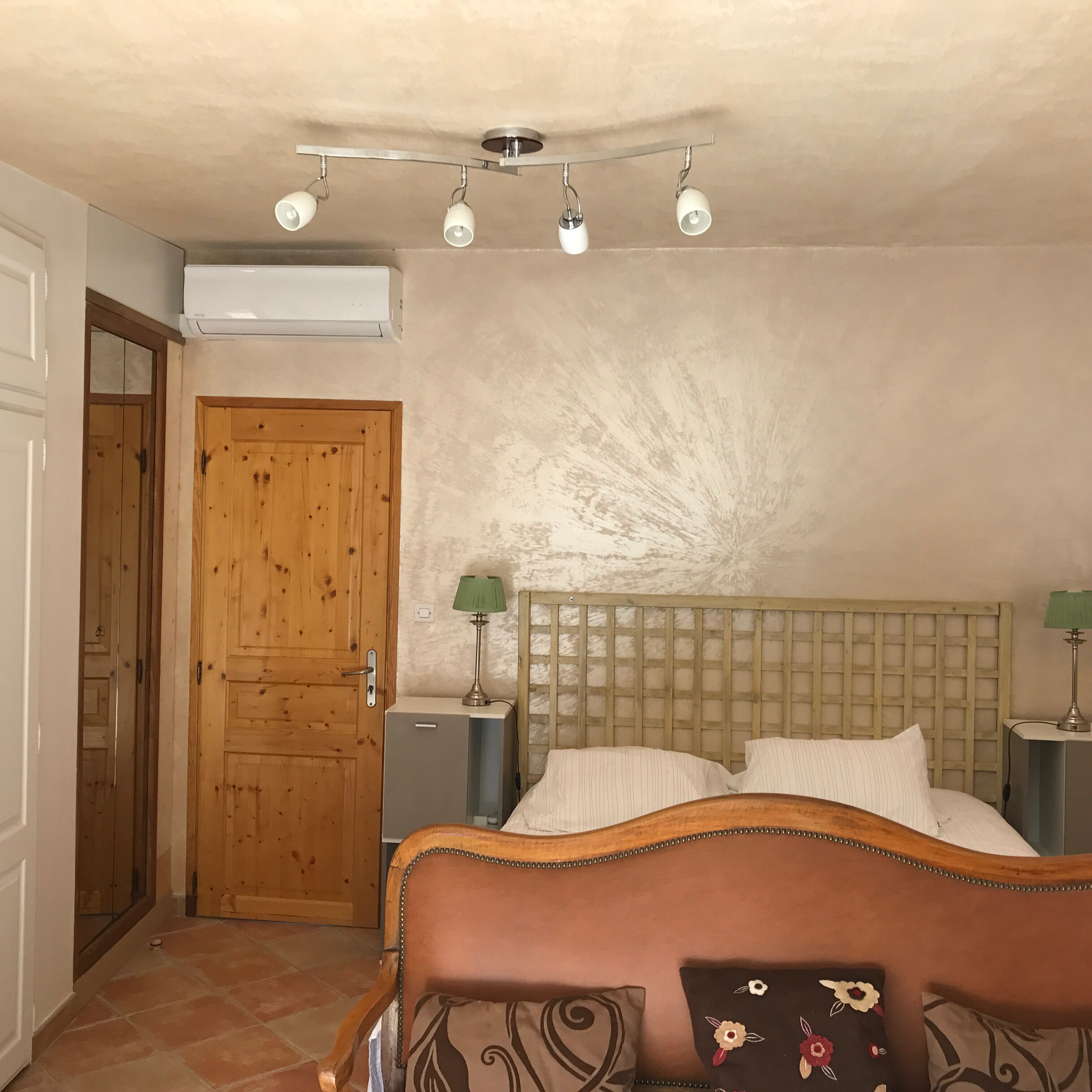 Apartment with pool in villa close to Sainte Victoire mountain