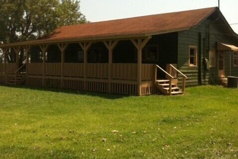 beautiful lodge in a relaxed country setting!