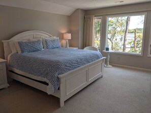 3 chambres, fer et planche à repasser, Wi-Fi, draps fournis