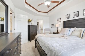 3 slaapkamers, een strijkplank/strijkijzer, gratis wifi, beddengoed