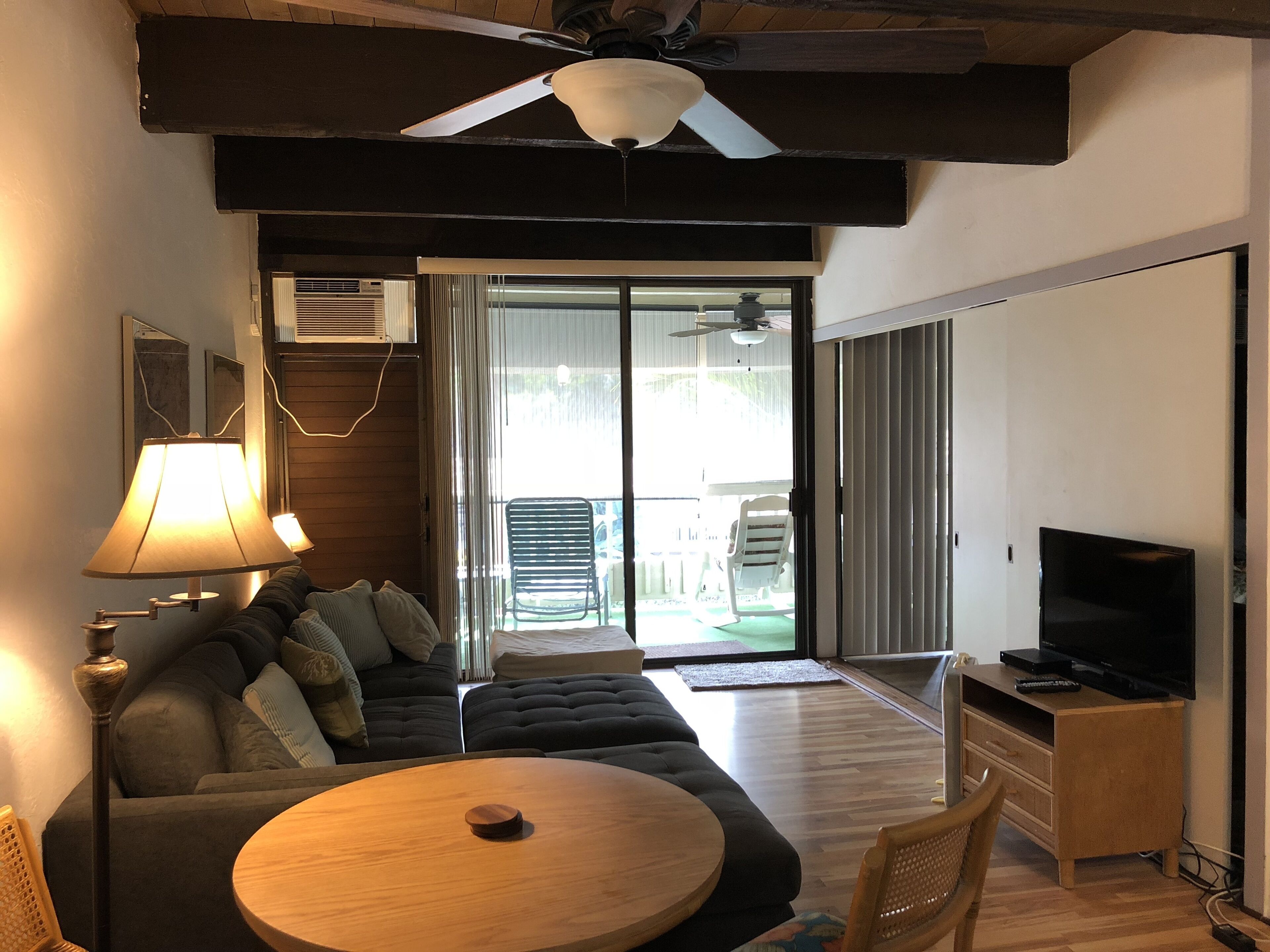 Oceanfront Condo Near Kona's Banyan Surf 