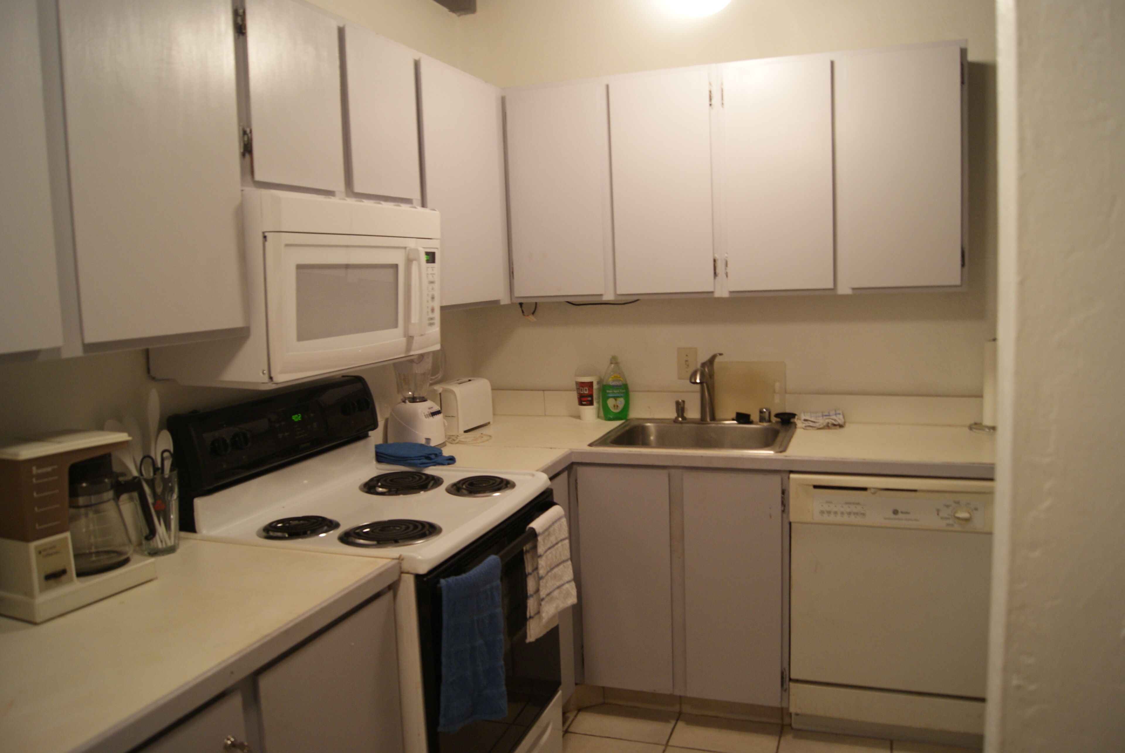 Oceanfront Condo Near Kona's Banyan Surf 