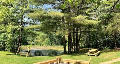 Secluded Cabin in Hocking Hills with Hot Tub overlooking Pond near ATV Trails