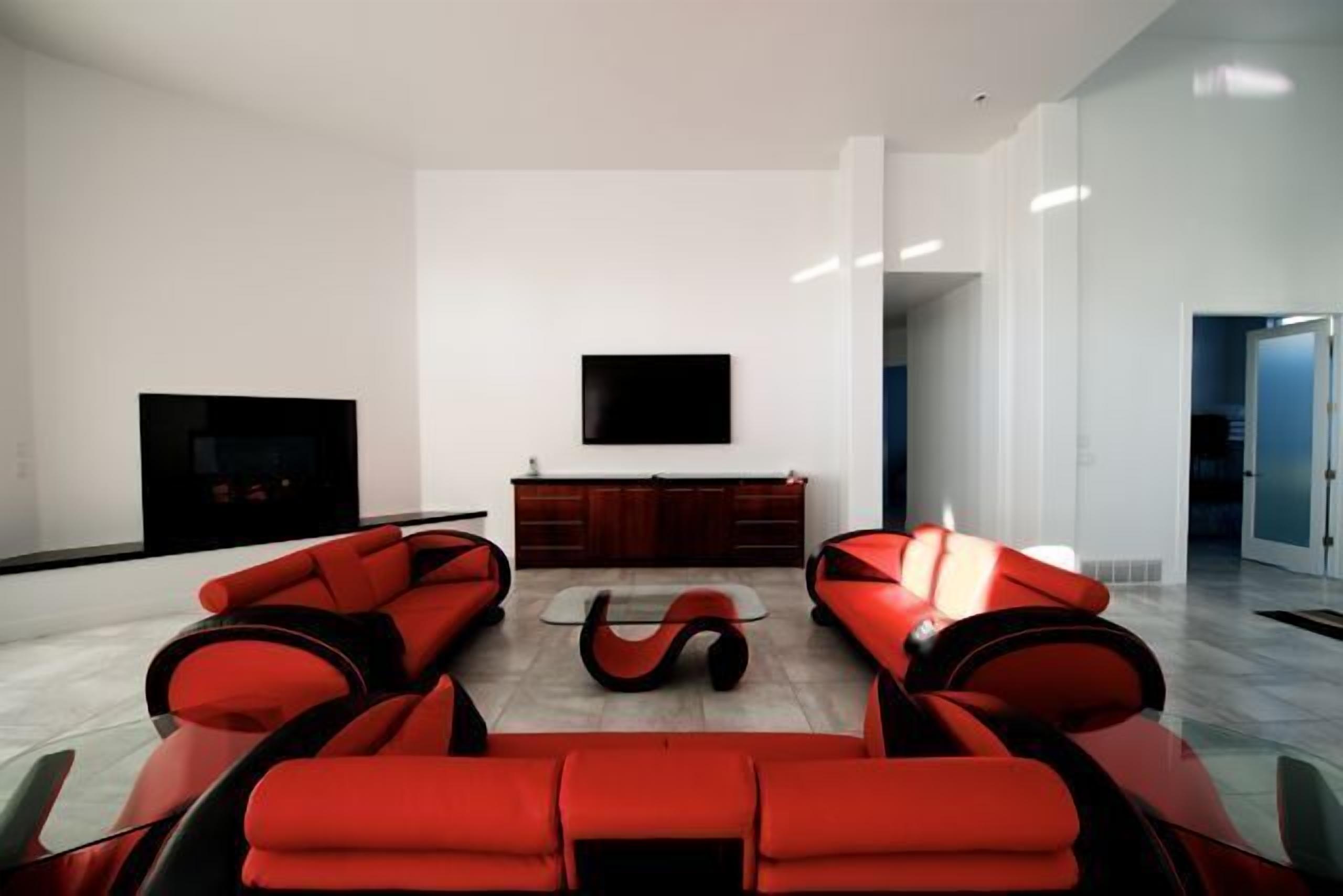 Large Gorgeous Modern Home