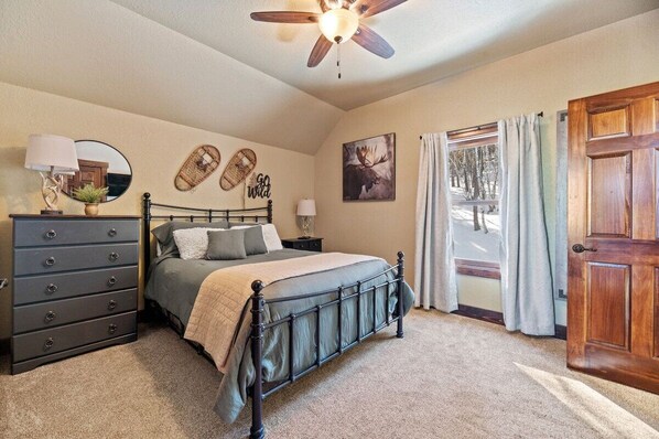 4 bedrooms, free WiFi, bed sheets