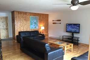 Smart TV, fireplace, DVD player, table football