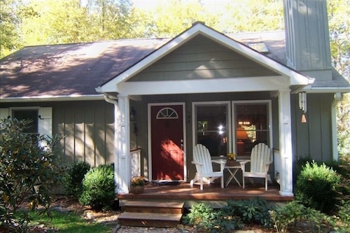 Nestledown - Peaceful Mountain Retreat!