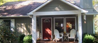 Nestledown - Peaceful Mountain Retreat!