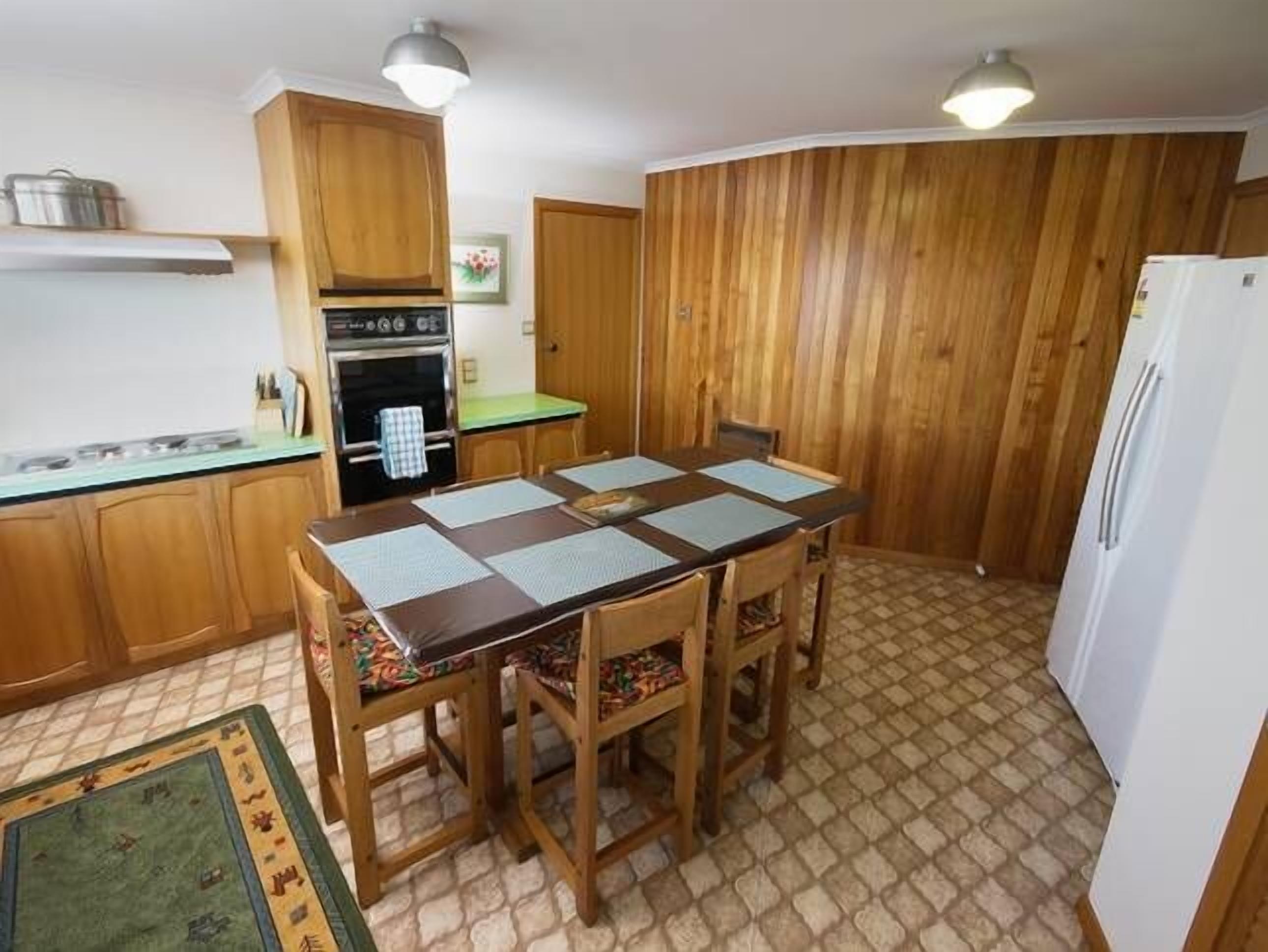 Derwent Retreat (12 Austins Ferry Road)