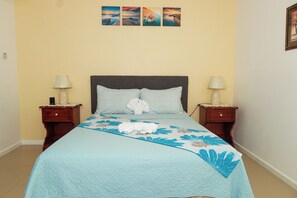 2 bedrooms, in-room safe, desk, iron/ironing board