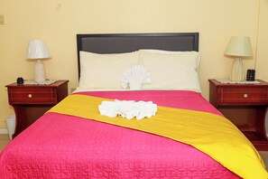 2 bedrooms, in-room safe, desk, iron/ironing board