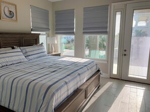 9 bedrooms, iron/ironing board, free WiFi, bed sheets - Beach Castle: Perfect for Families, 2 comm pools, across from beach! Sleeps 22 (Gulf Shores)