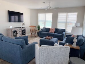 Smart TV, music library, video library - Beach Castle: Perfect for Families, 2 comm pools, across from beach! Sleeps 22 (Gulf Shores)