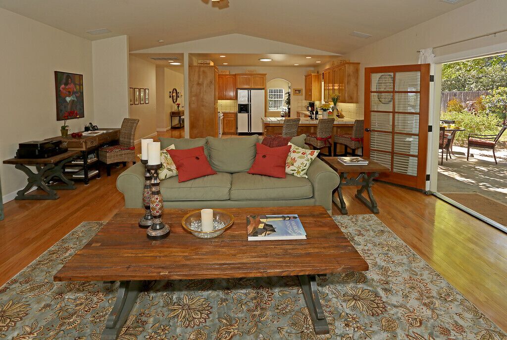 Wine Barrel Cottage - Graceful Charm and Fun in Los Olivos