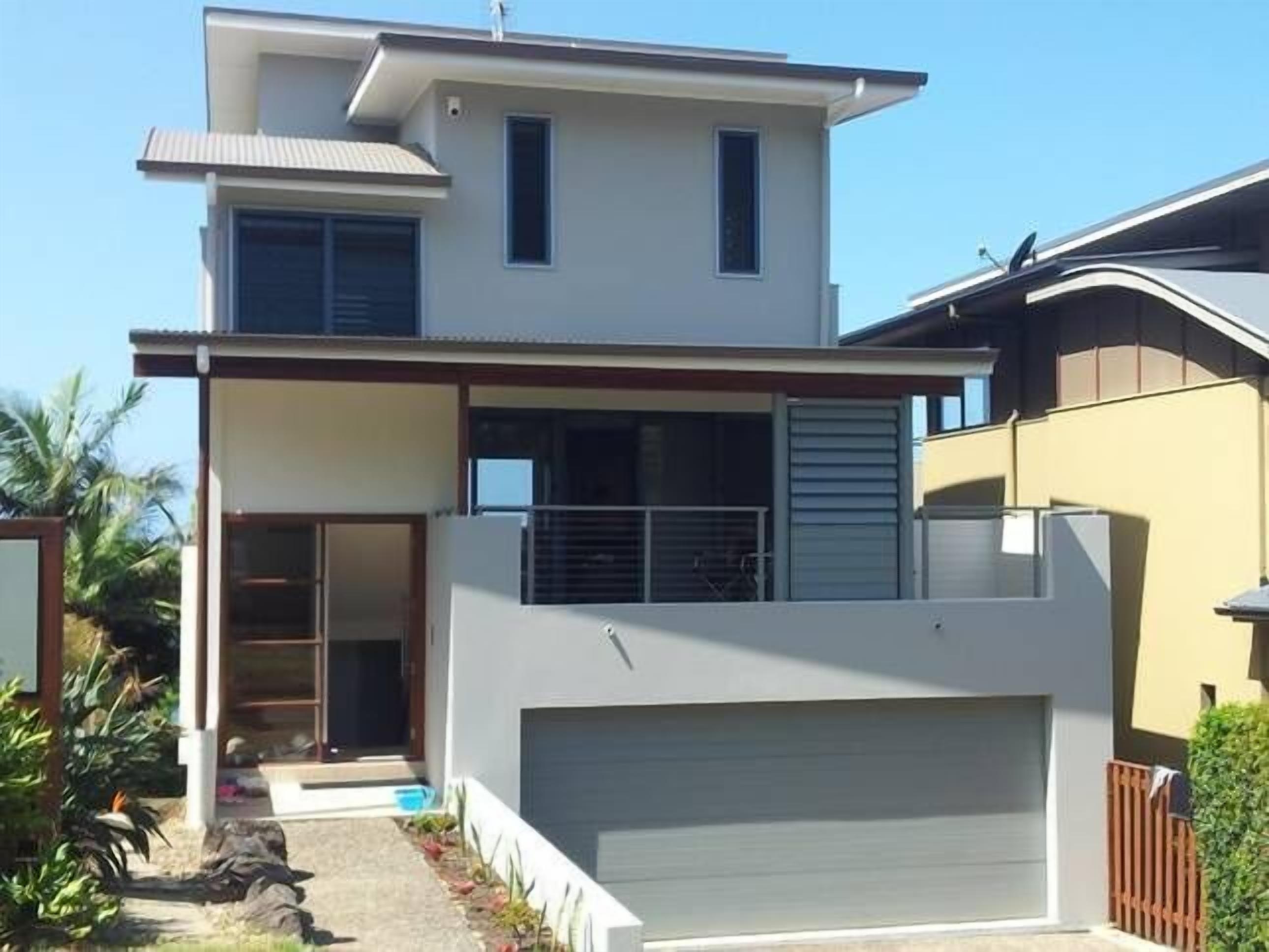 Incommunicado Currumbin