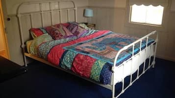 3 bedrooms, bed sheets