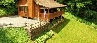 WIFI, HOT TUB, ~A/C~, SMART TV IN BD. FIRE PIT BY THE CREEK, 2 MIN TO MAGGIE