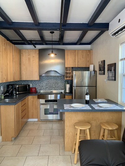 Perfect Cottage In Art District of Gulfport