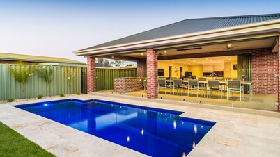 Kings House - SOLAR POOL! *FREE night June-Aug for Fri/Sat booking! Enquire!