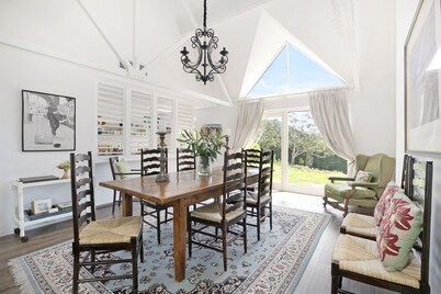 Villa 6 Milton Park situated in the beautiful & historic Milton Park Grounds