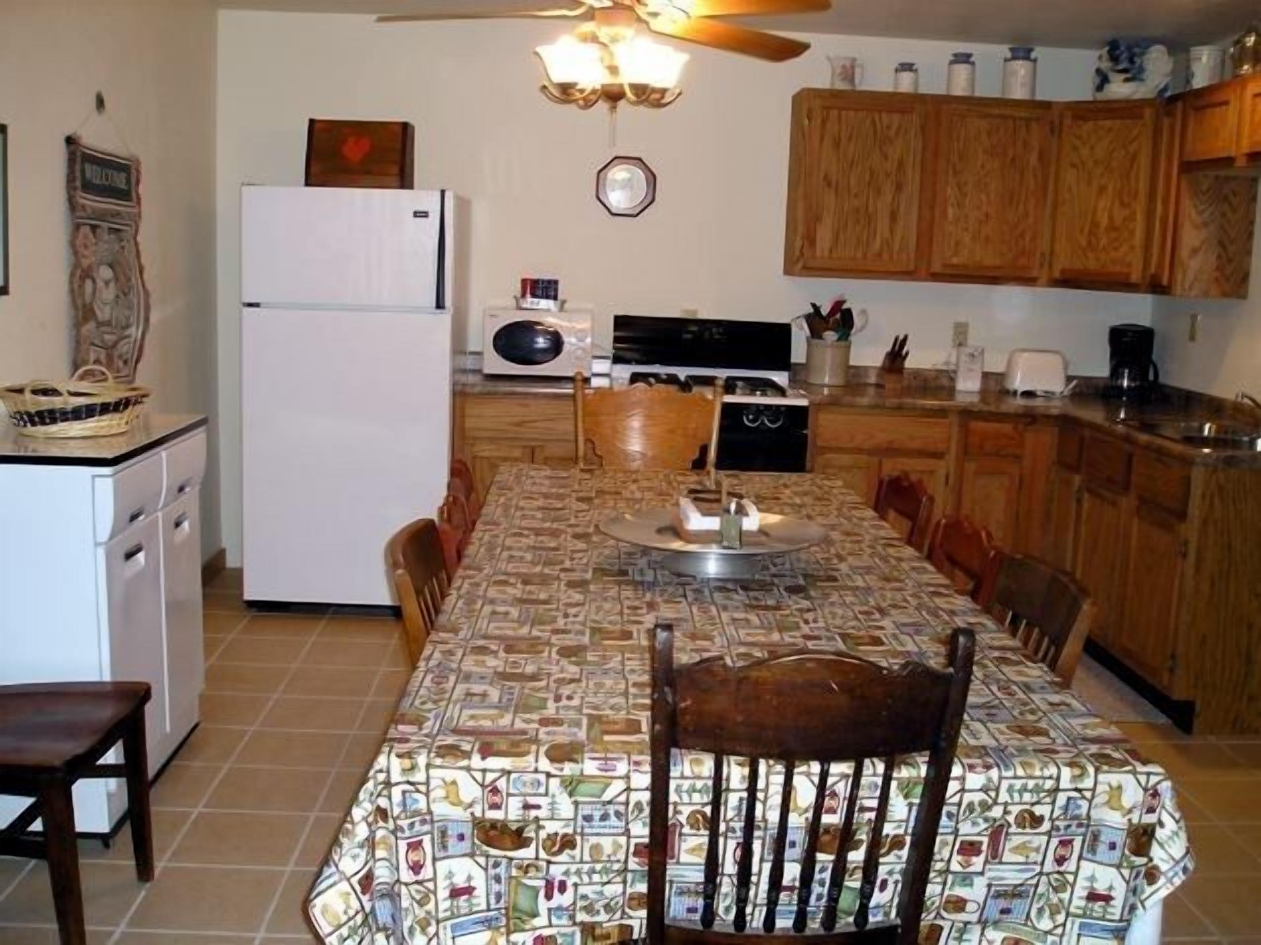 Fully modern and unique country lodge. Quiet and cozy.