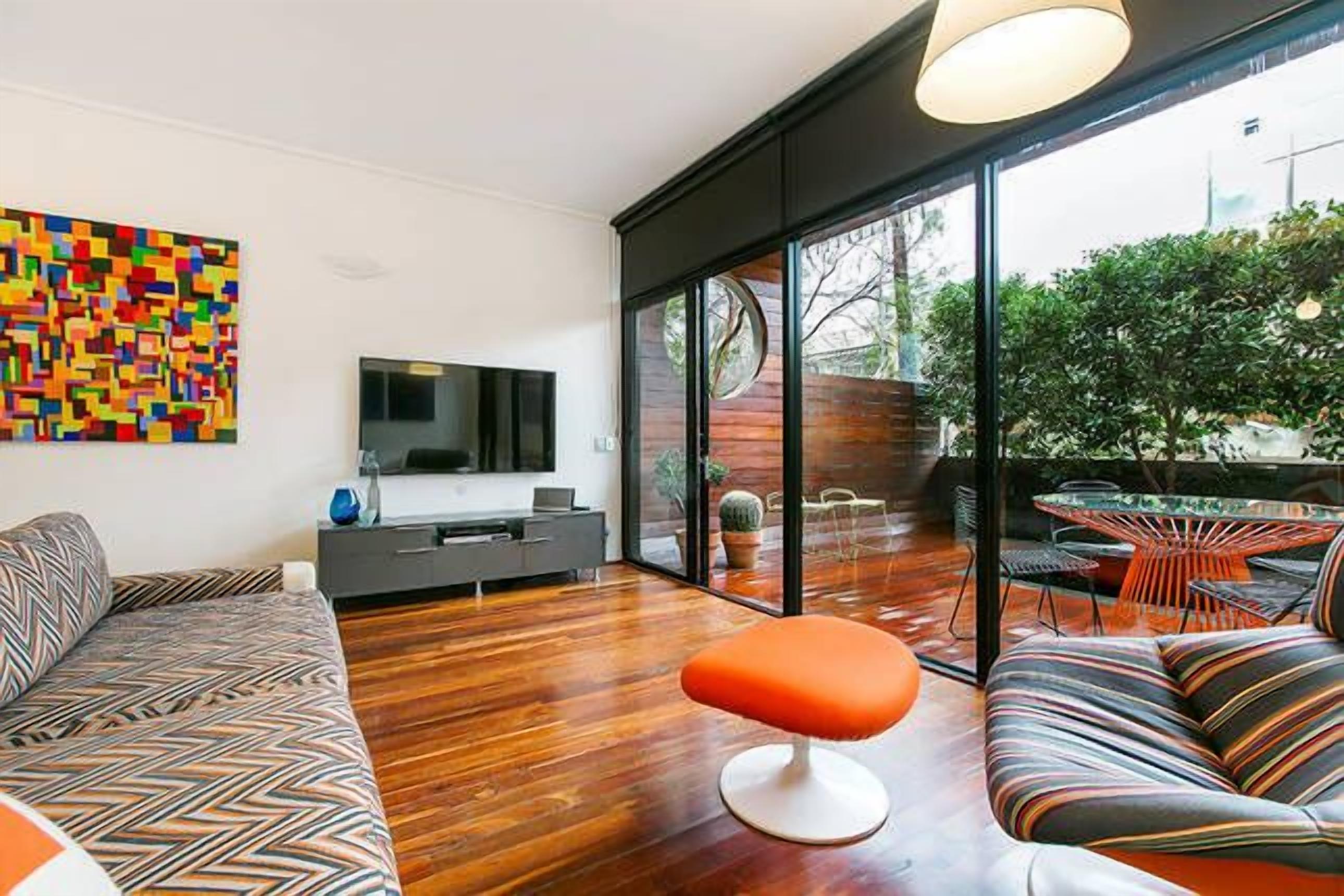 DesignLife Apartment :Spacious: Design: Location: — image 3