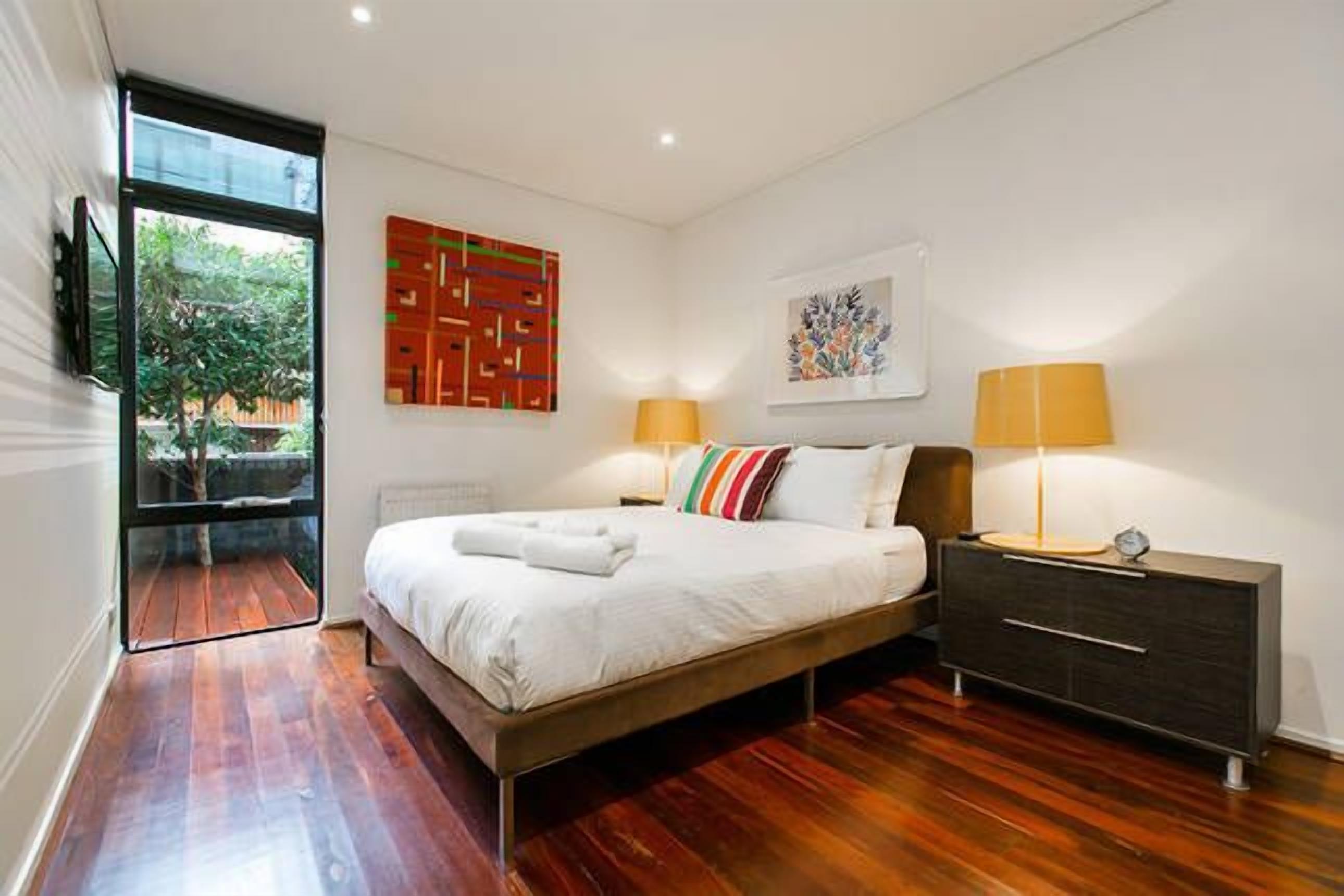 DesignLife Apartment :Spacious: Design: Location: — image 6