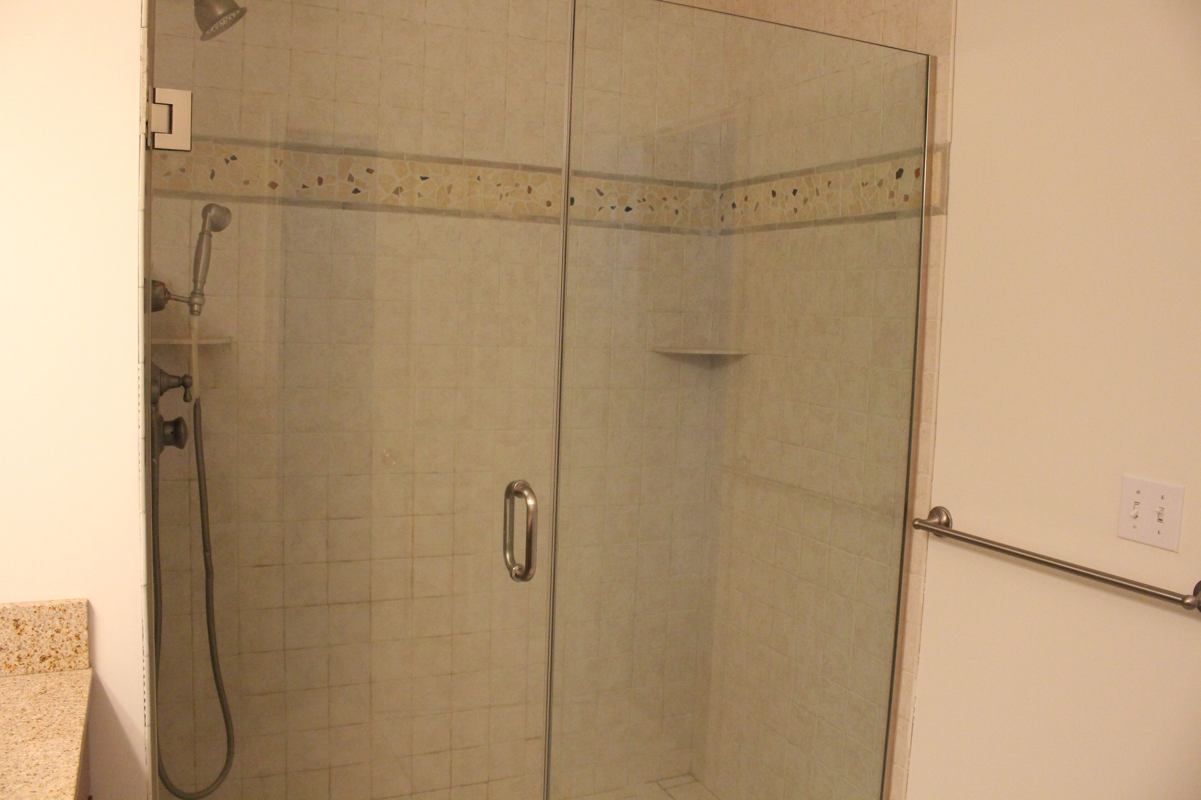 Flexiable Good weeks Avail. 6 HOUSES TO BEACH 4 BR 3.5Bath,PingPong,Beach Badges