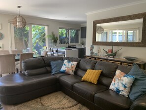 TV, fireplace, Netflix, DVD player