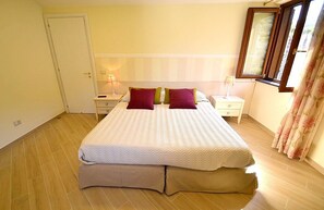 1 habitación, escritorio, tabla de planchar con plancha y wifi gratis 