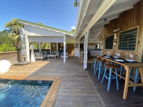 CHARMING SEA-VIEW VILLA WITH PRIVATE POOL AND TERRACE