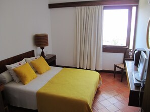 4 Schlafzimmer, Bügeleisen/Bügelbrett, kostenloses WLAN, Bettwäsche