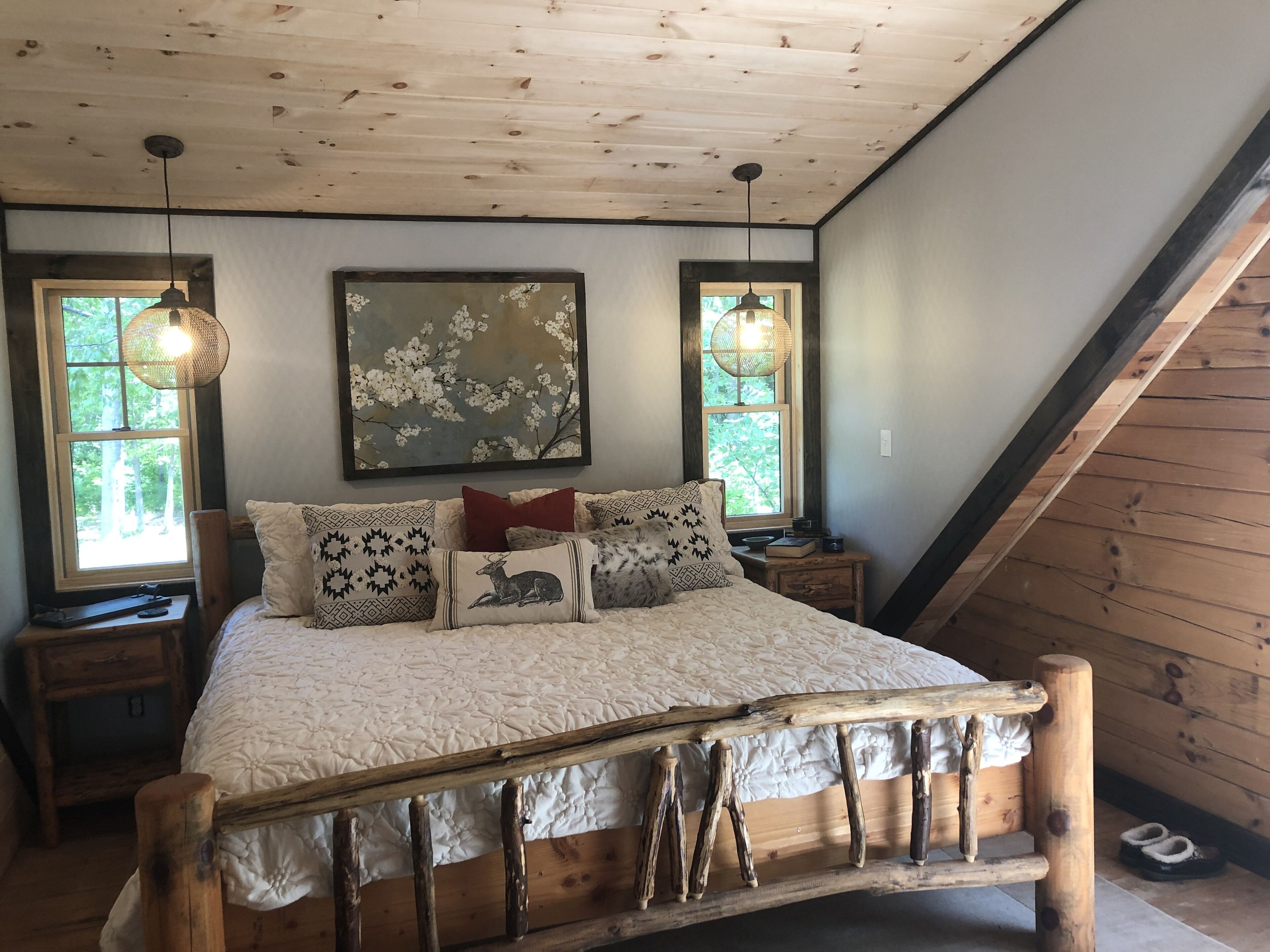 Moose Pond Cabin ~ Enjoy Riding your Snowmobile From the Cabin to Vast Trails