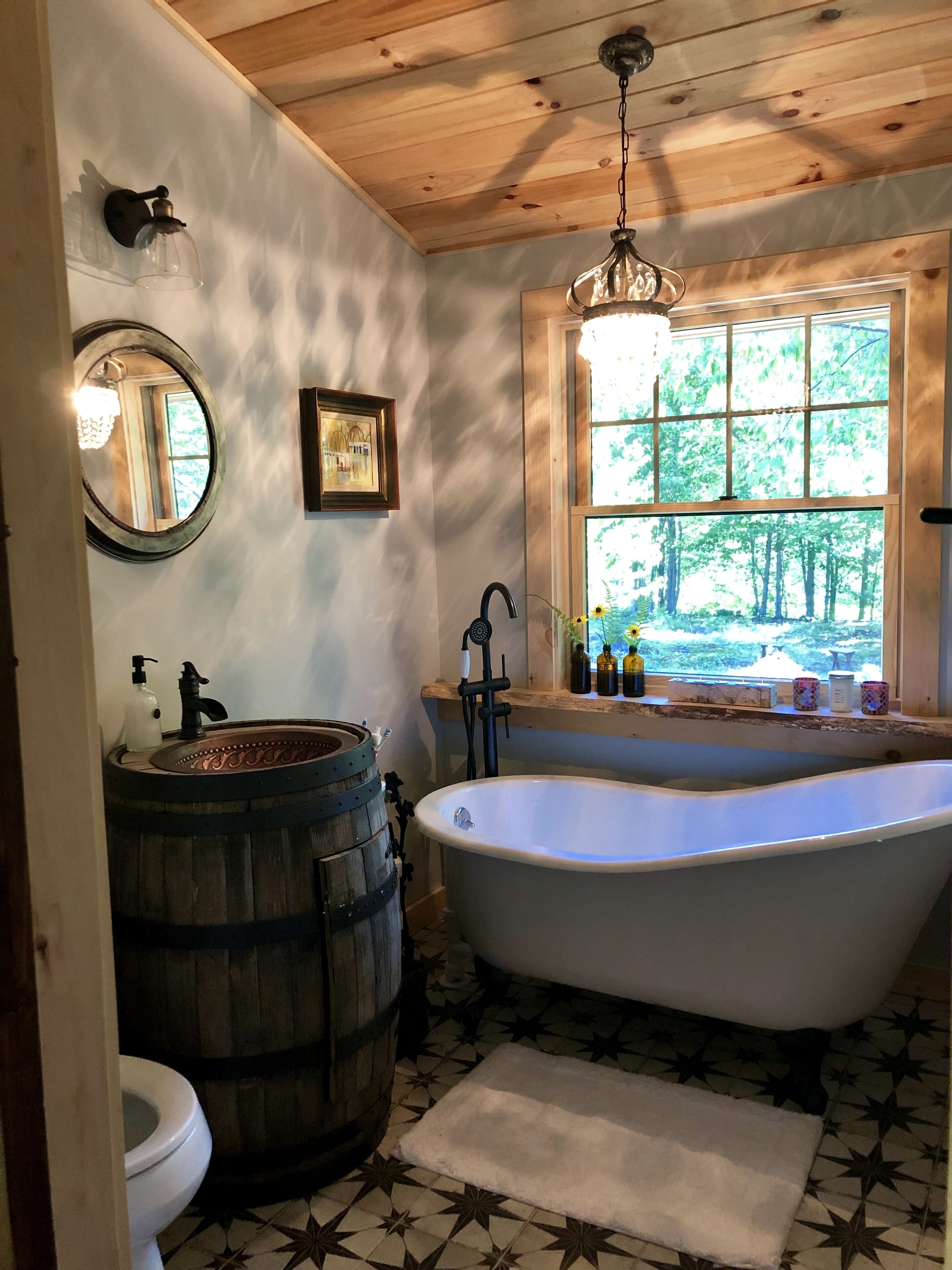 Moose Pond Cabin ~ Enjoy Riding your Snowmobile From the Cabin to Vast Trails