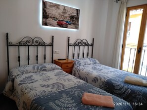 3 多间卧室、办公桌、熨斗/熨衣板、旅行婴儿床