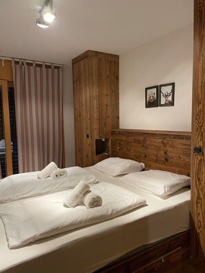 3 chambres, lit parapluie, Wi-Fi gratuit, draps fournis