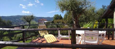 屋外ダイニングエリア