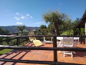 Outdoor dining - Farmhouse with pool and grill in a quiet area. Halfway to Braga and Geres (Póvoa de Lanhoso)