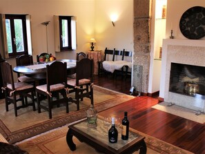 Dining - Farmhouse with pool and grill in a quiet area. Halfway to Braga and Geres (Póvoa de Lanhoso)