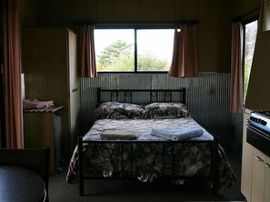 Iron/ironing board, bed sheets, wheelchair access