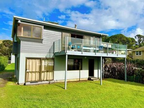 Exterior - Sandy Bay Beachfront - Holiday Home (Matapouri)