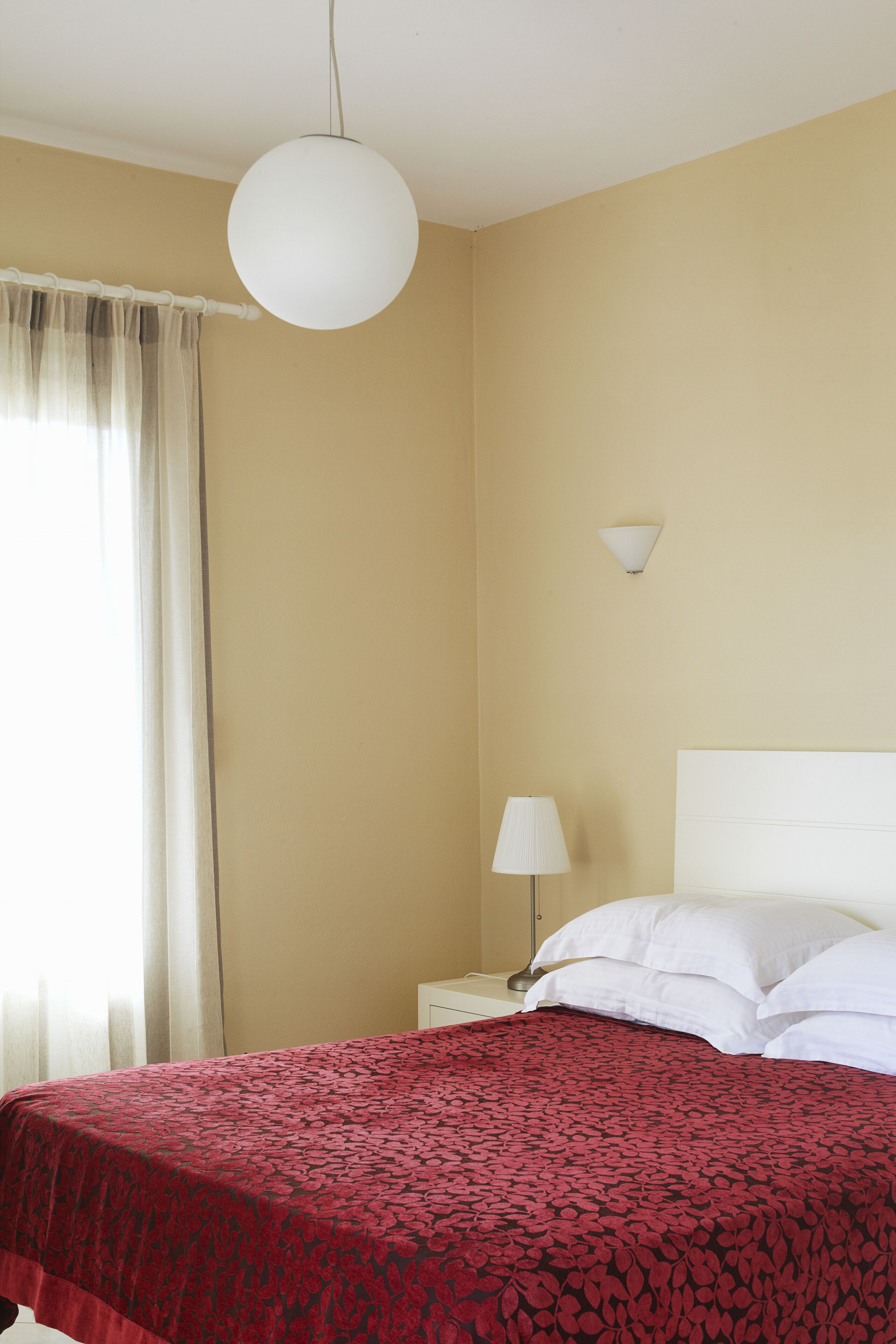 Two bedroom apartment with one bathroom, sea view, breakfast