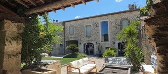 Gorgeous Fully Restored Villa with Pool, 20 Min From Beaches near Montpellier