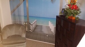 Interior - Beach Bungalow, garage, fenced in front yard, pet door and Wi-Fi (Bakersfield)