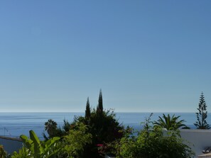 Beach/ocean view - Family Friendly Accommodation with Private Pool and Sea Views (Monte Lemos)