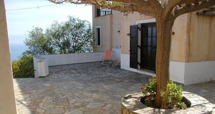 Country villa with amazing view, close to important sites and beaches.