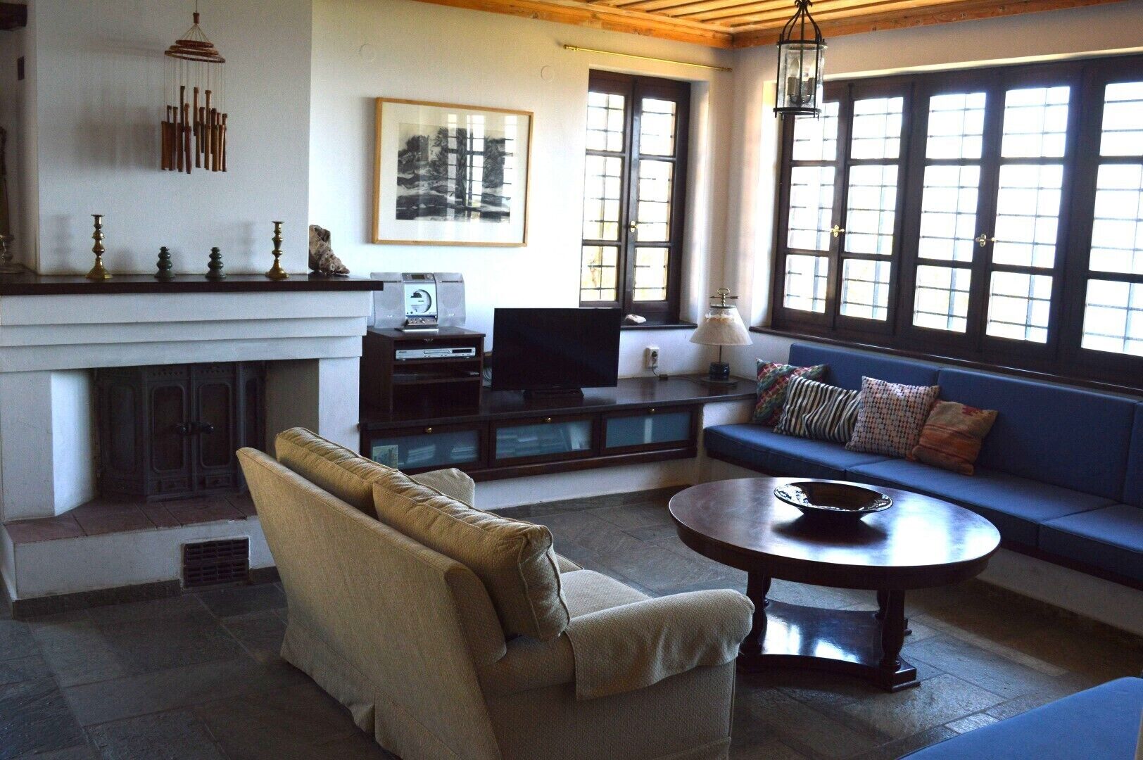 TV, fireplace, DVD player, ping pong