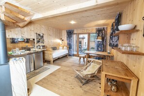 2 habitaciones, acceso a internet y ropa de cama