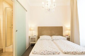 1 bedroom, internet, bed sheets - Sunshine, fairytale living by the sea - Haus Sterntaler (Warnemünde)