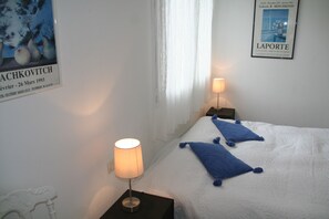 3 quartos, ferros/tábuas de passar roupa, Wi-Fi, roupa de cama